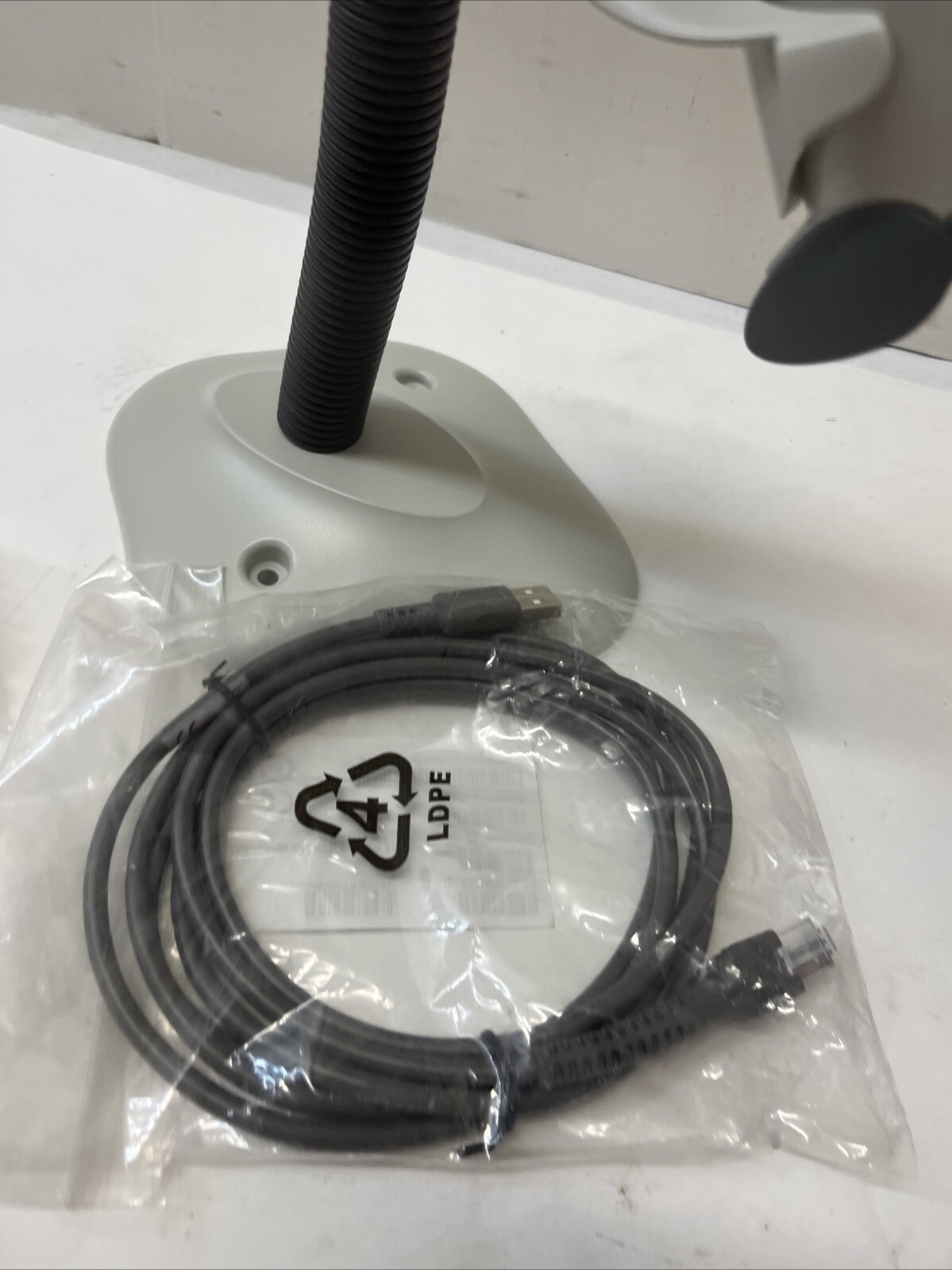 Symbol LS2208-SR20001R Handheld Barcode Scanner w/Stand