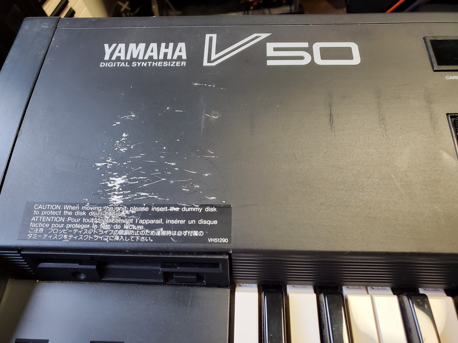 Yamaha V50 Digital Synthesizer New Battery & Button Initialized Good Condition