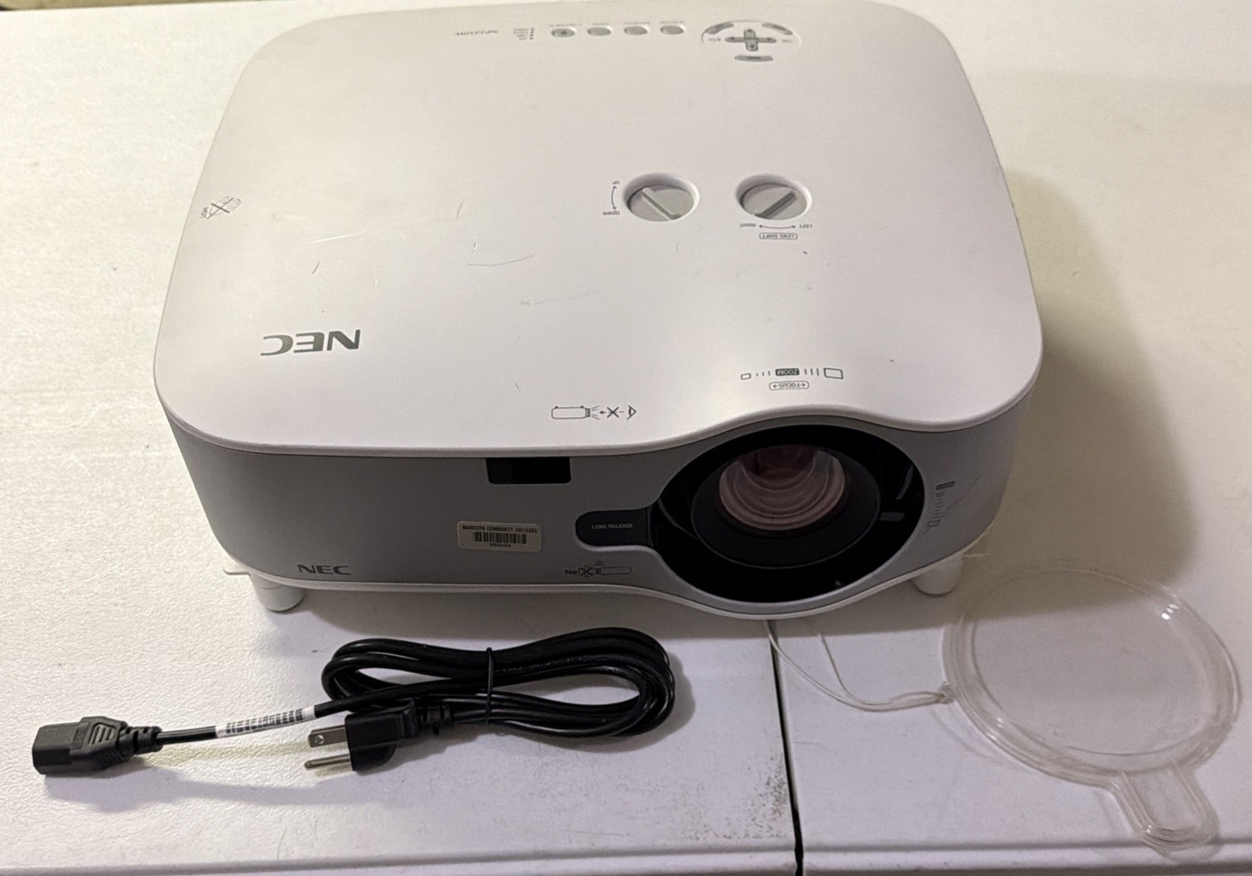 NEC NP3250W PROJECTOR 4000 LUMENS HD WXGA WIDESCREEN - 0 Lamp Hours
