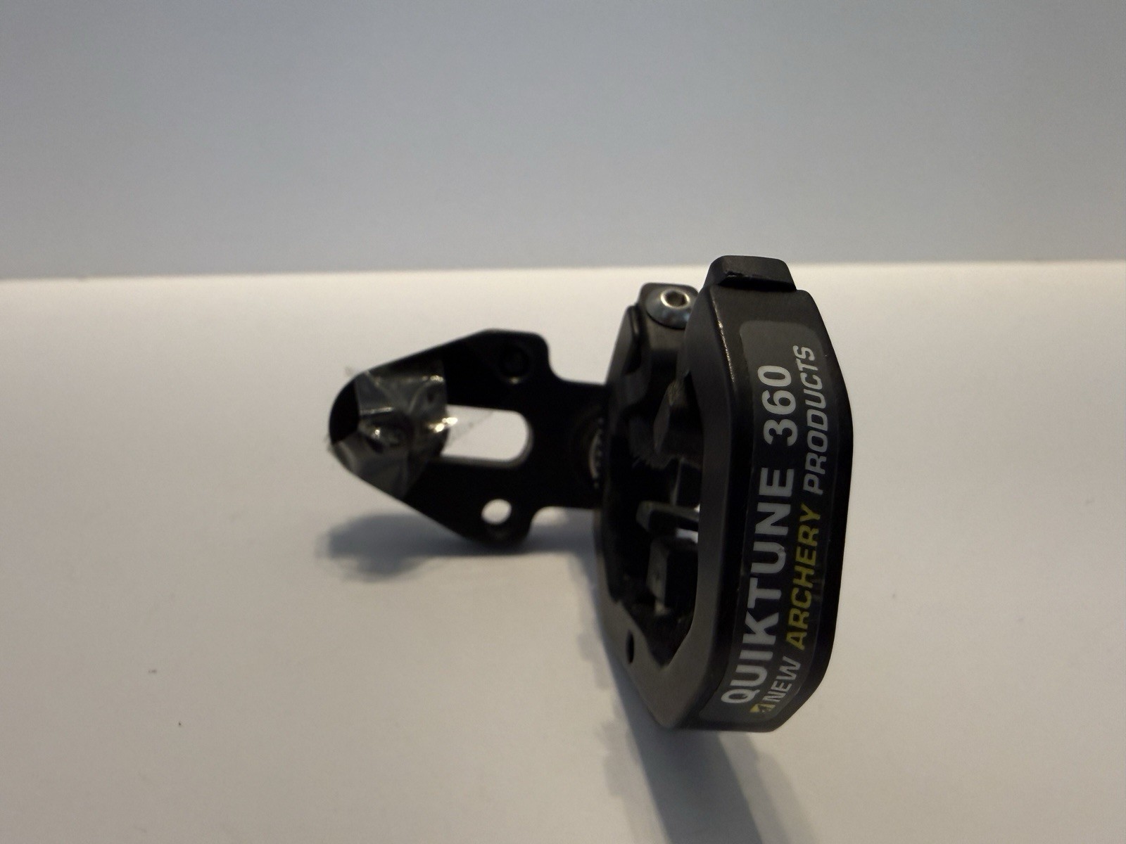 NAP Quicktune 360 Capture Arrow Rest Right Hand Black Great Condition