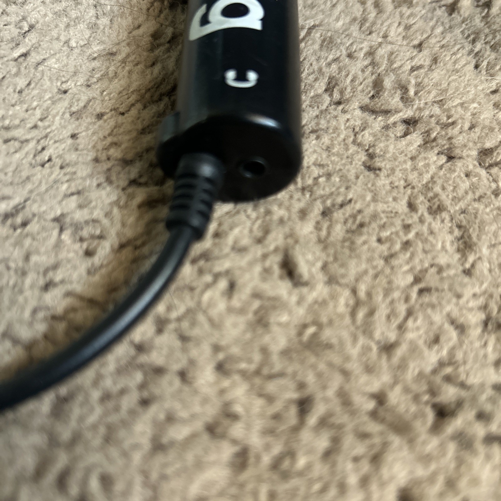 iRig 2 Portable Guitar Audio Interface for iPhone/iPad with Headphone Out