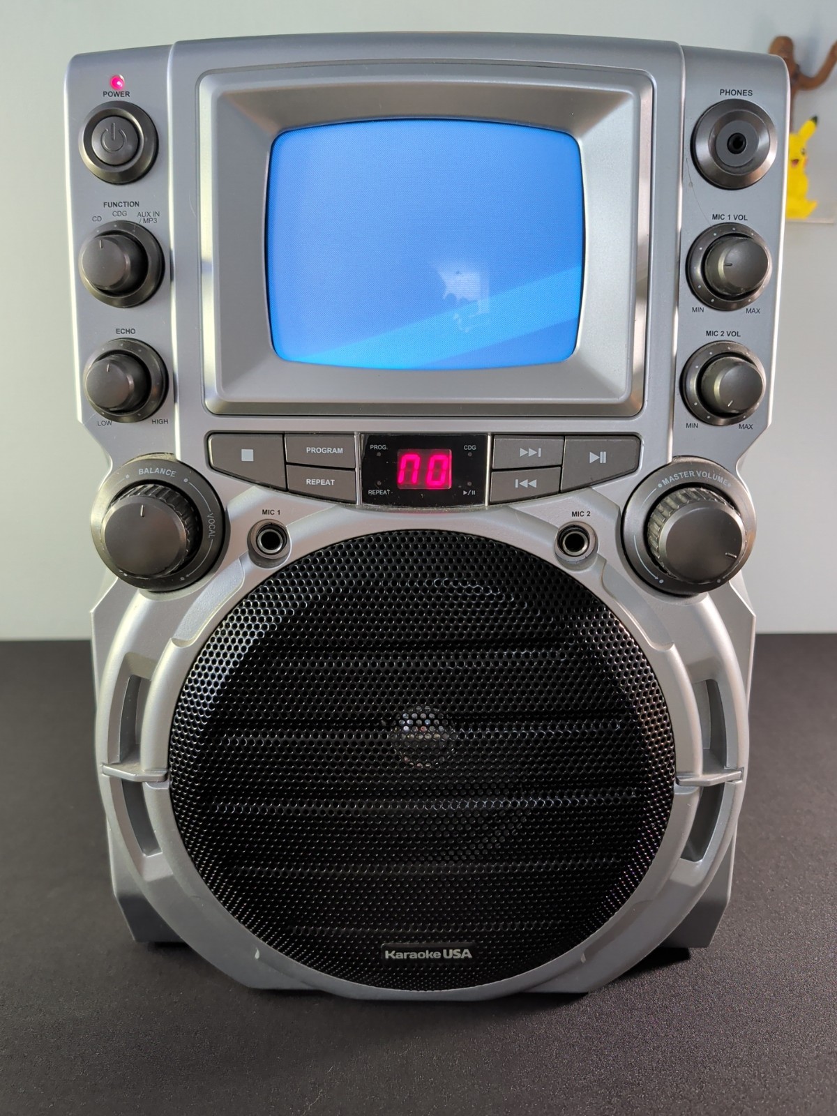 Karaoke USA GQ752 CD - Aux - MP3 Karaoke System with 4.3"NO MIC
