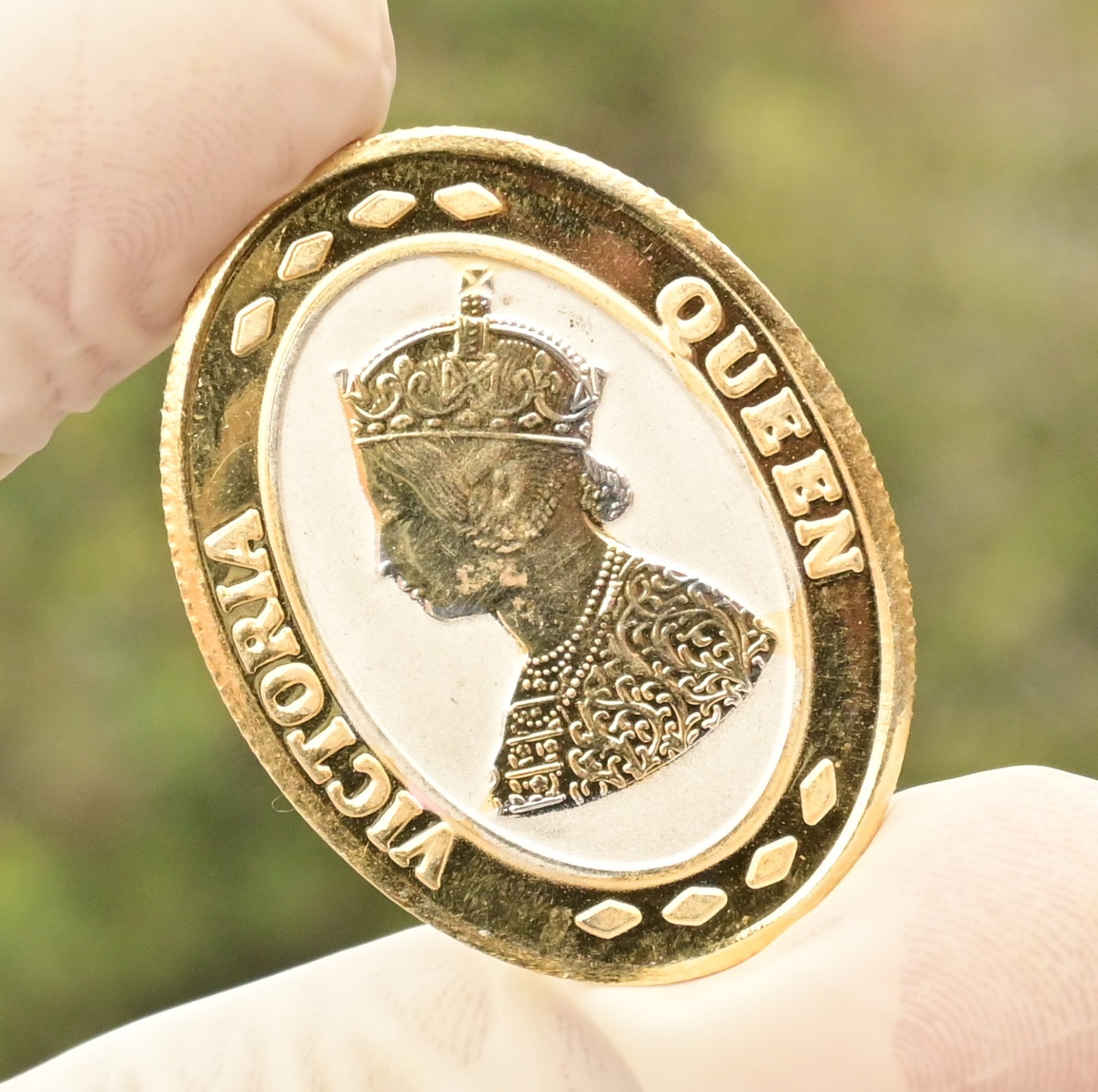 "The Royal Queen Victoria" 05 Grams Silver Coin 999 Purity Gold Polish CERTIFIED