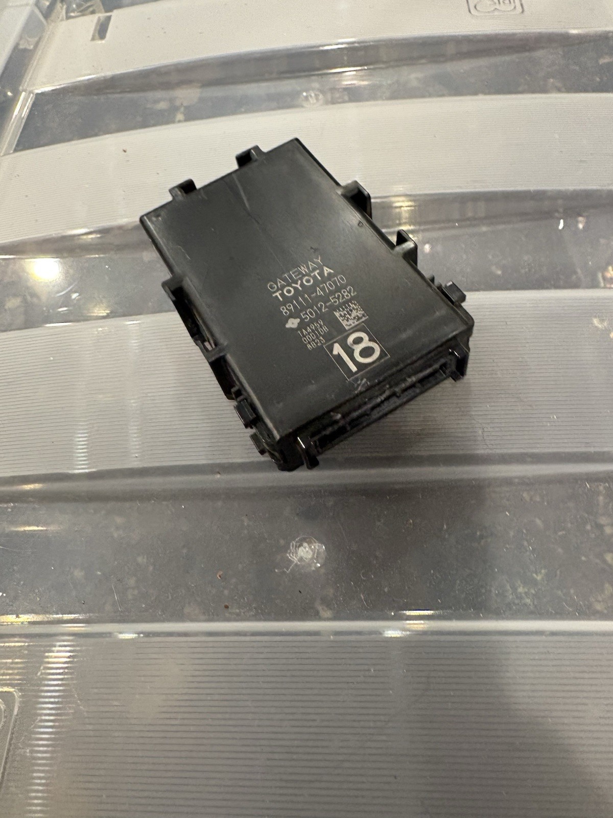 2017 - 2018 Toyota Prius Network Gateway Control Module 89111-47070 OEM