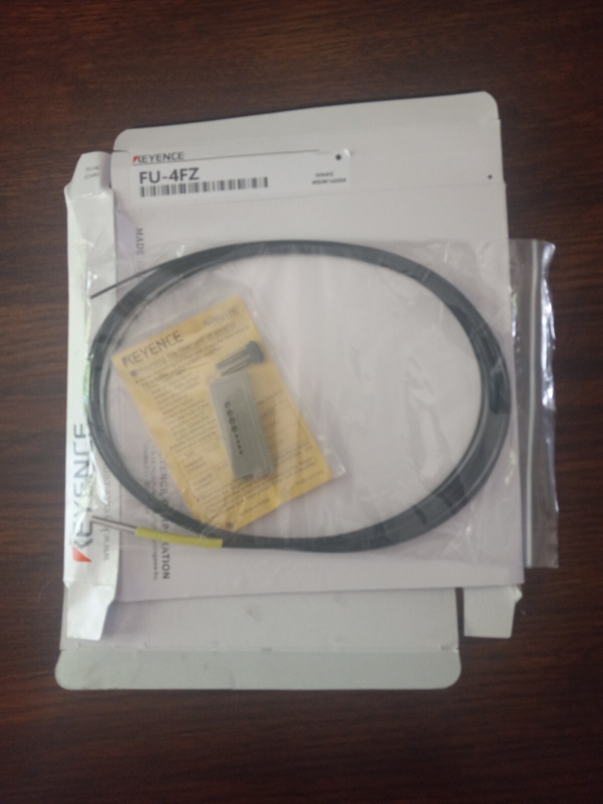 KEYENCE FU-4FZ Fiber Optic Sensor FU4FZ Cable New In Box Expedited Shipping