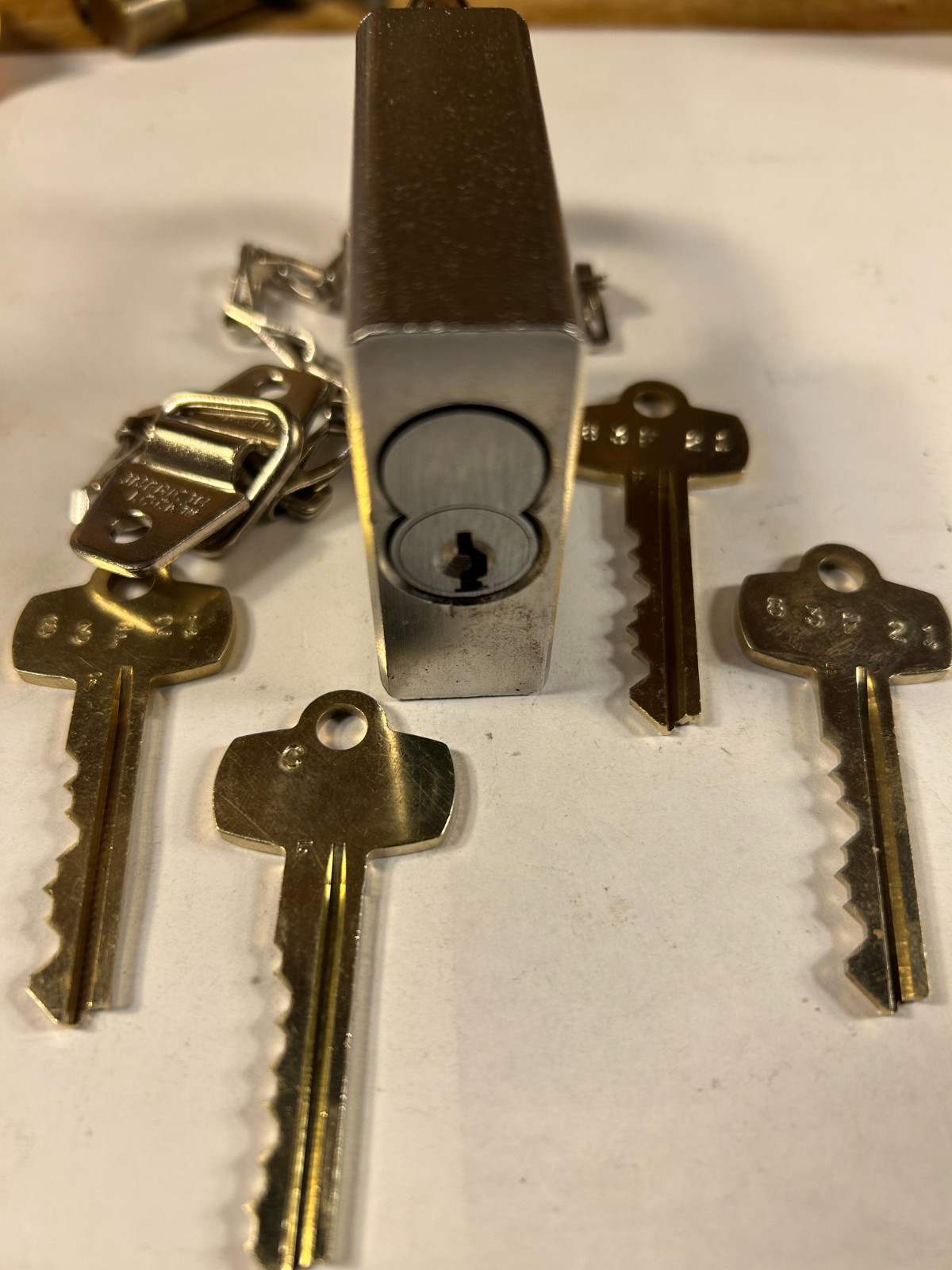 1-American Lock 3260 padlock keyed
