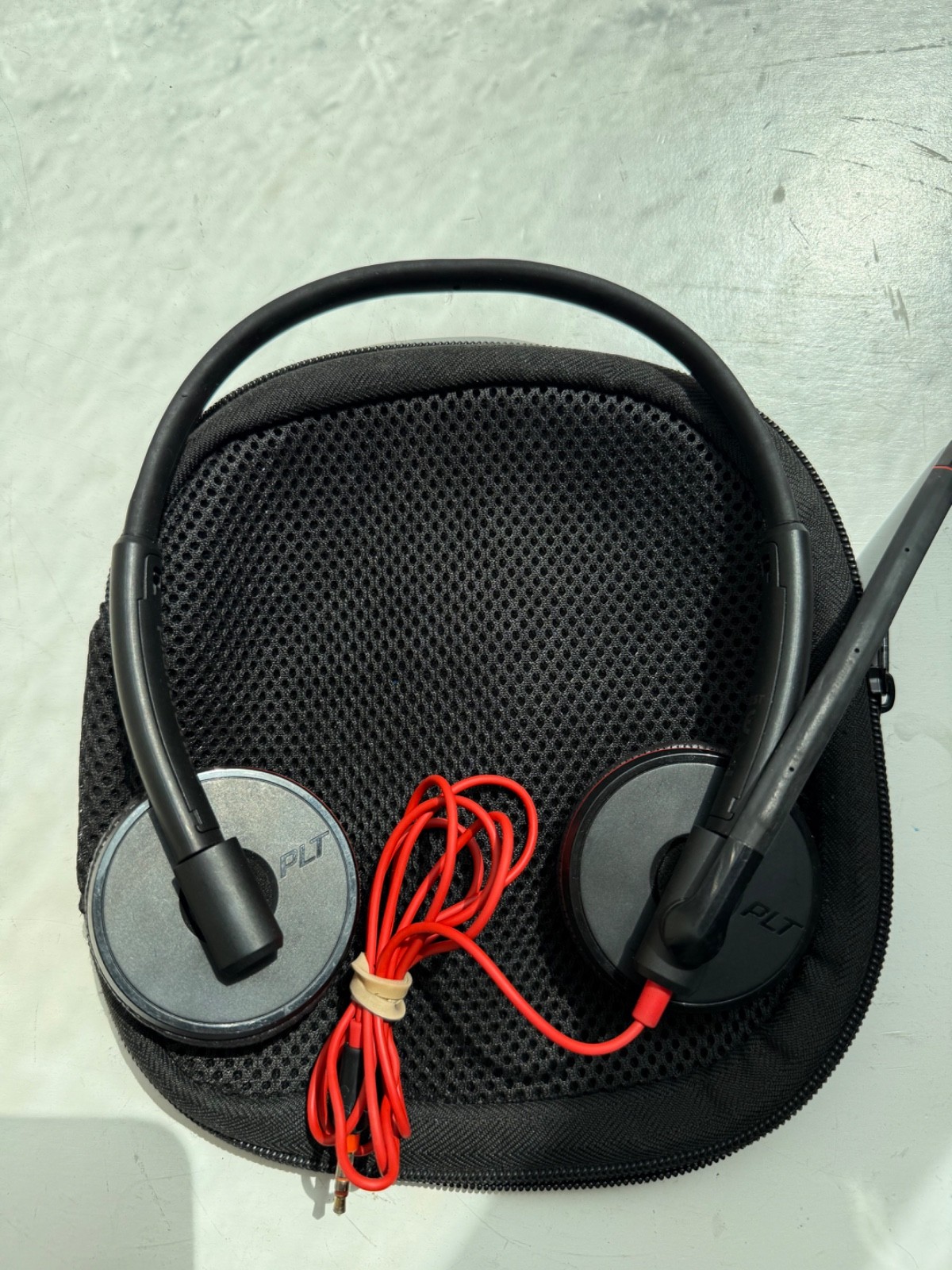 Plantronics PLT C3225T 3.5 mm Dual Headphones Headset with Case
