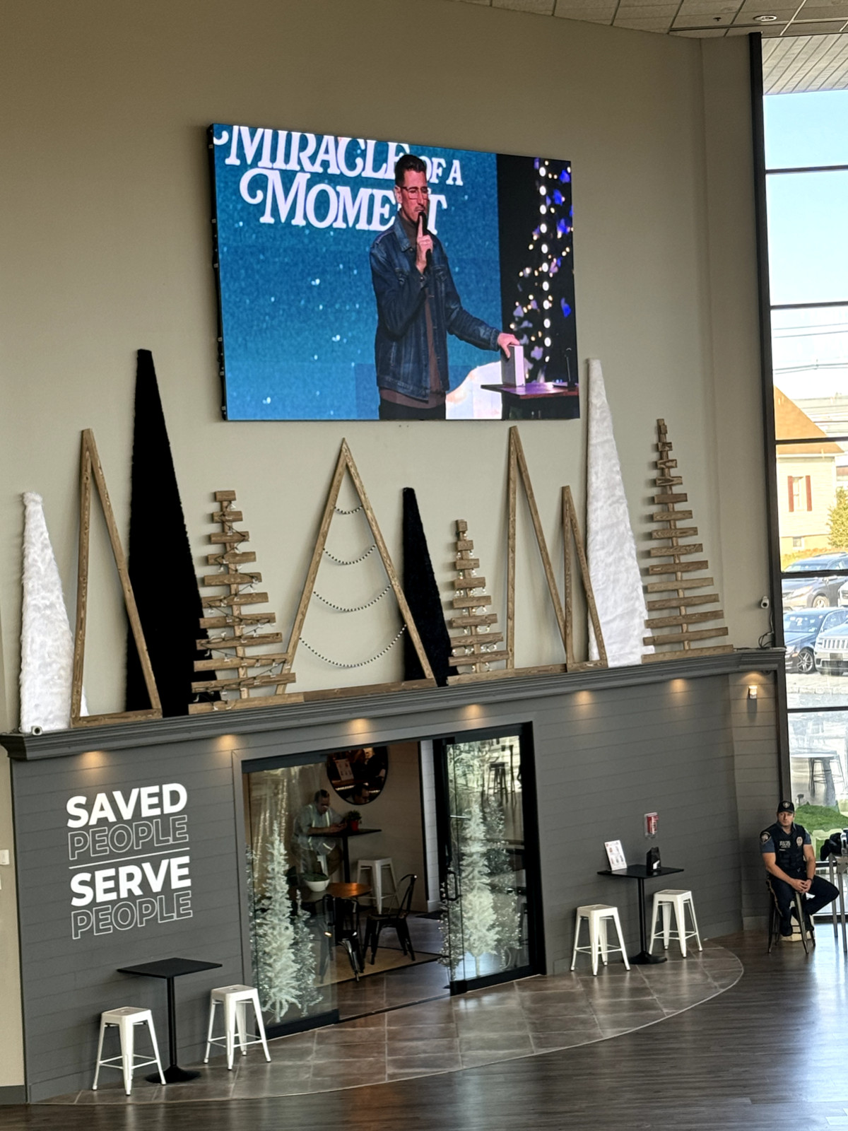 P2.9 FS  7680 Hz 9.8 x6.6 feet  IN USA PANELS  LED VIDEO WALL