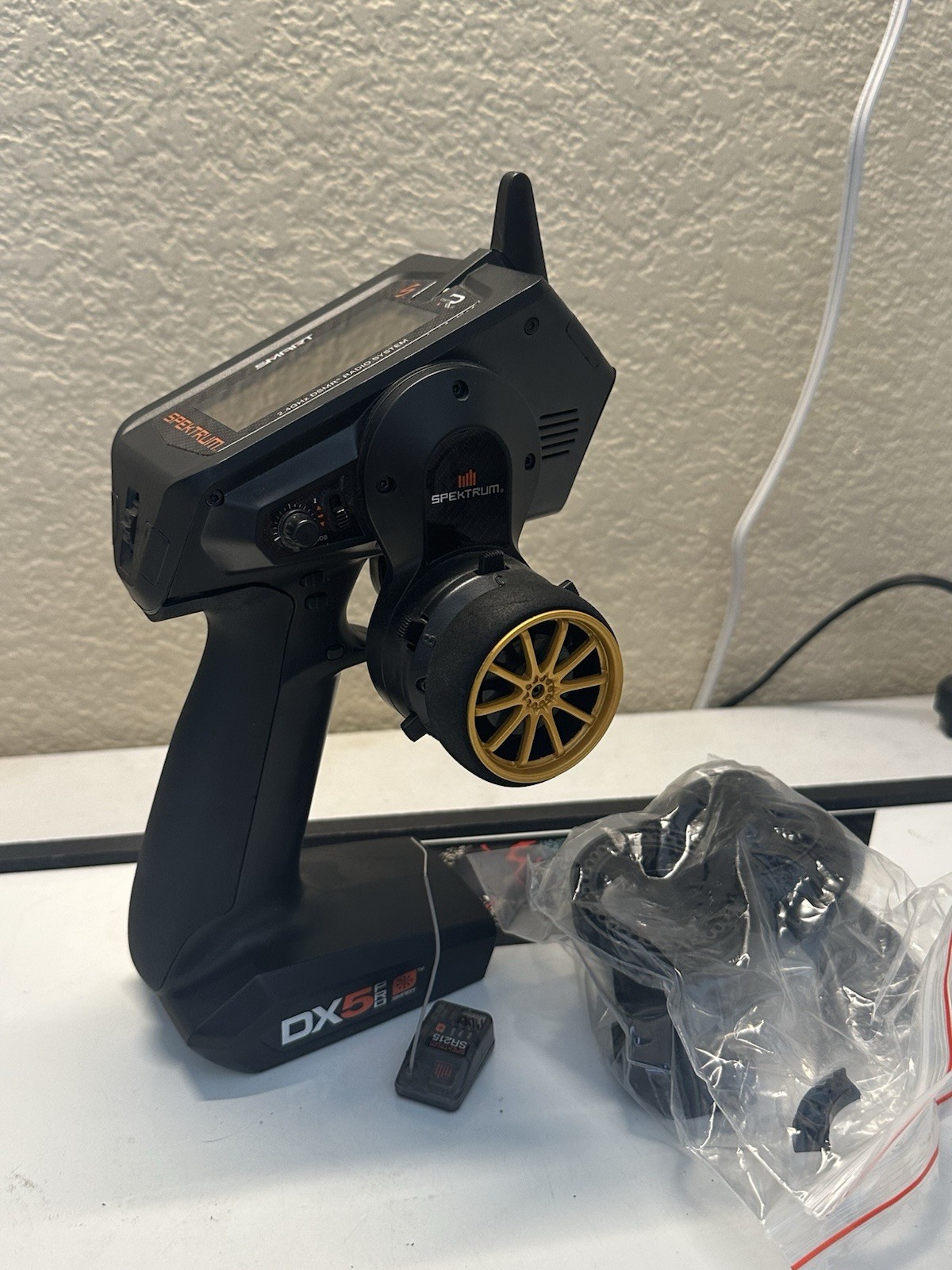 Spektrum DX5 Pro 2021 2.4GHz 5-Channel DSMR Transmitter (SPMR5025)