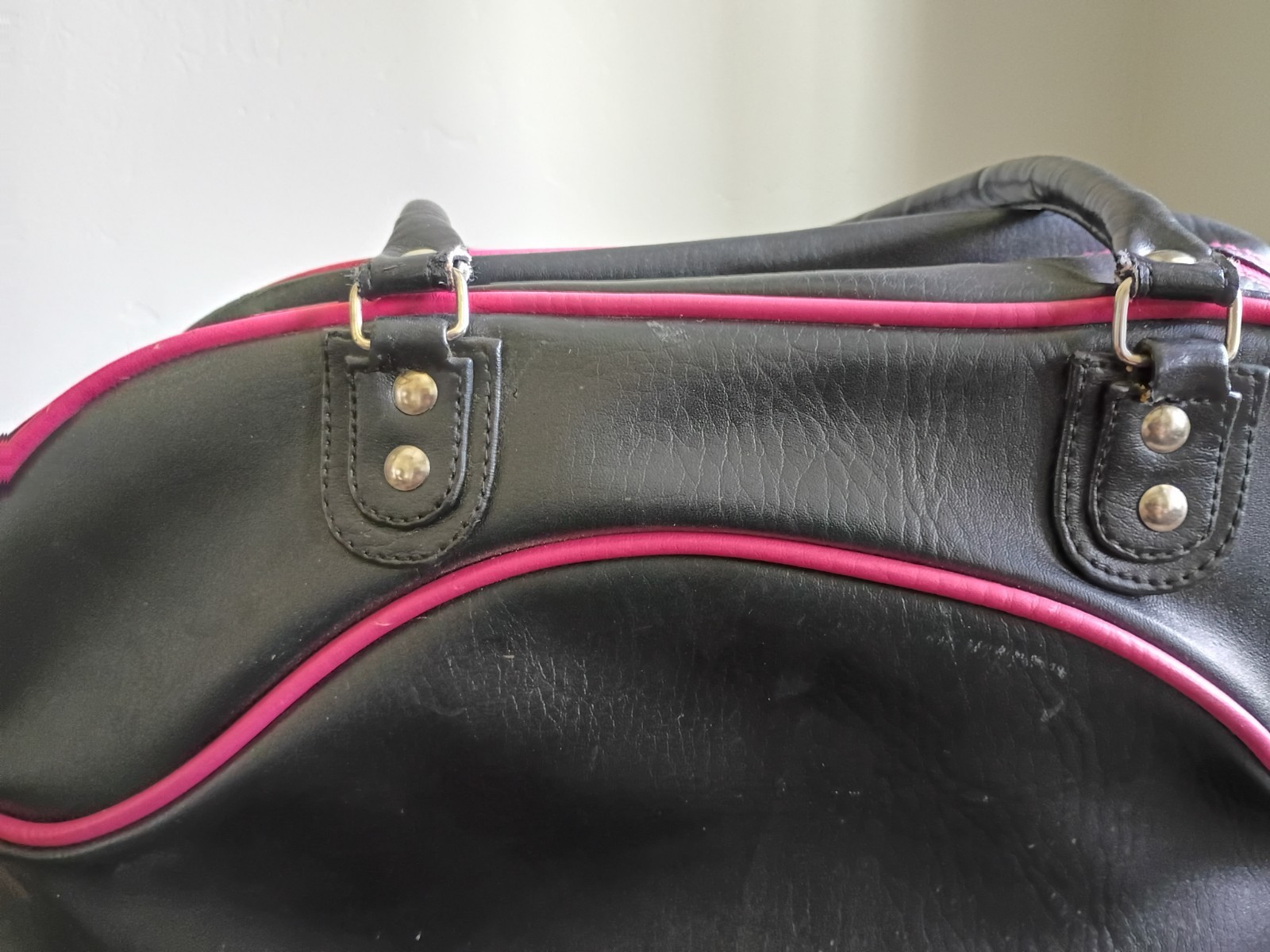 Vintage LULULEMON x Athletica RARE Bowling Style Gym Duffle bag Black Hot Pink