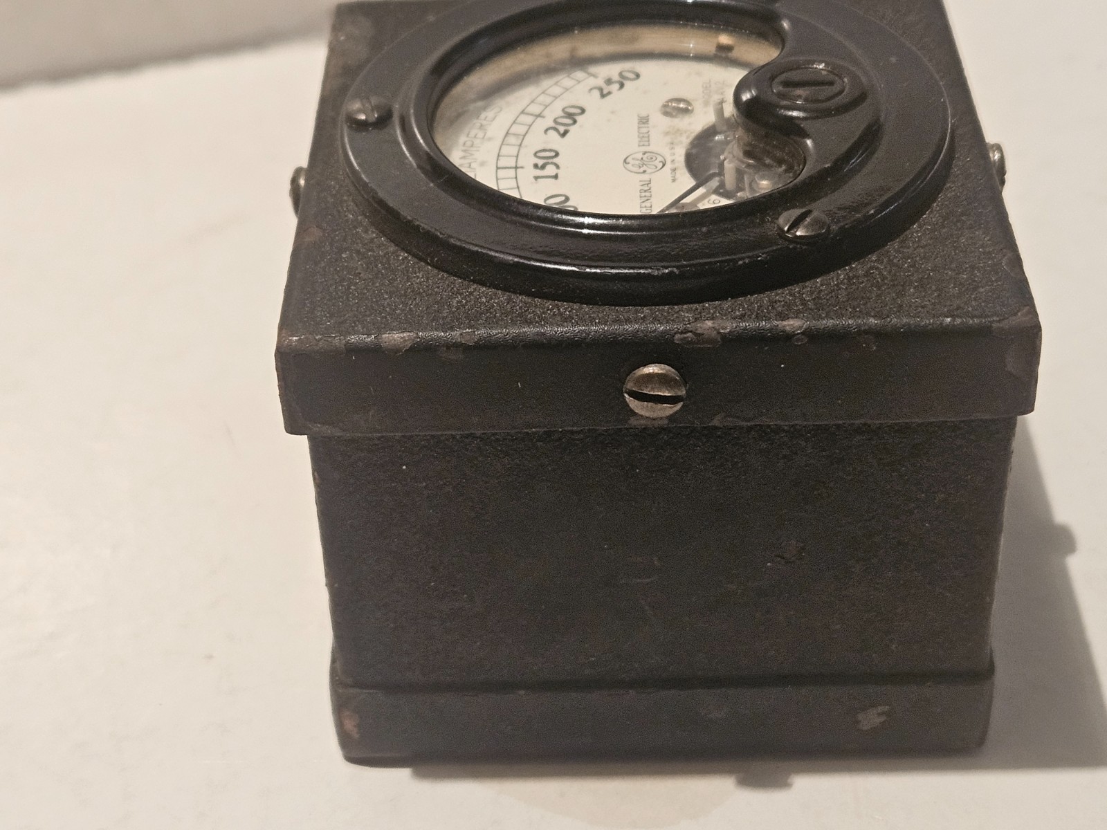 General Electric / U S ARMY / Type DW-46 Panel Meter 0-250 AC Milliamperes