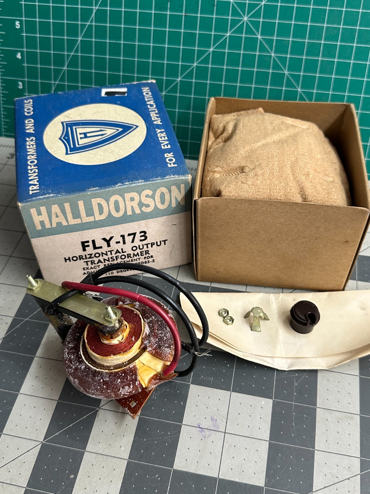 Vintage Halldorson FLY-173 Horizontal Output Transformer Admiral 110-degree