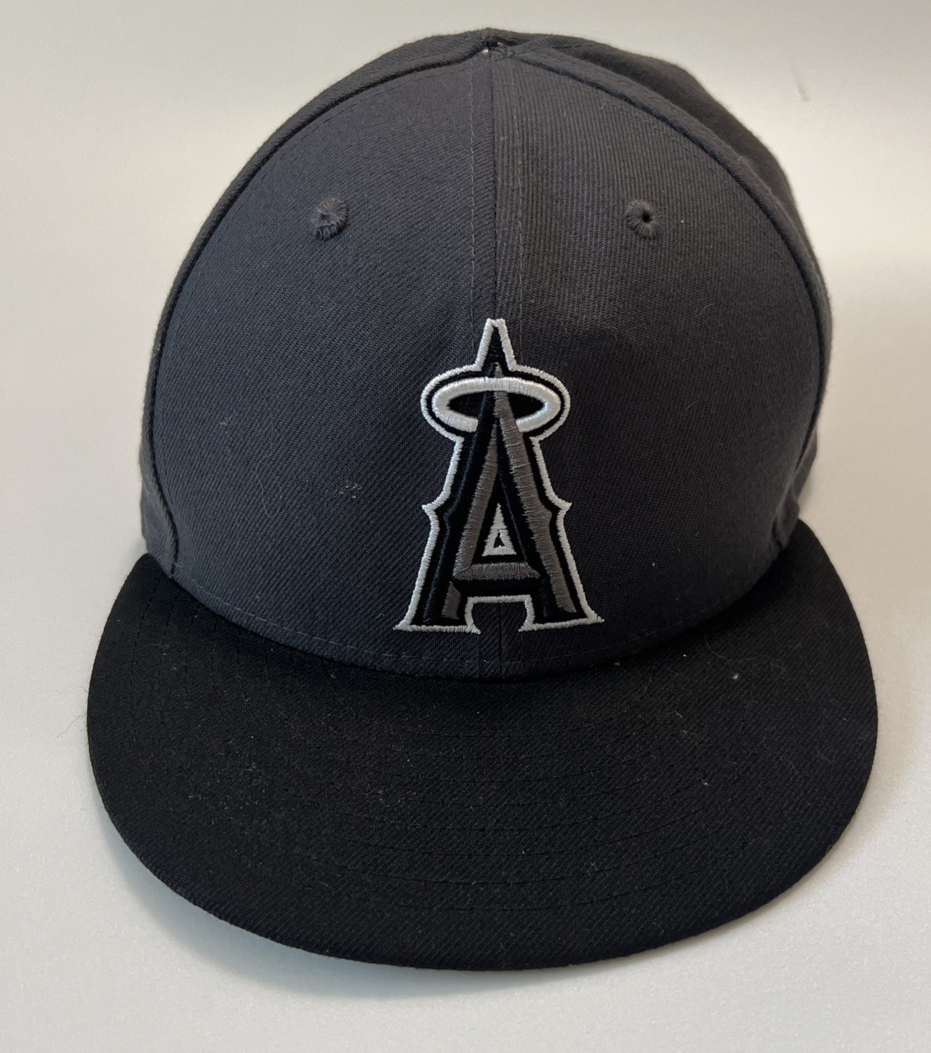 New Era Los Angeles Angels Baseball 59Fifty Basic Black Fitted Hat Cap 7 1/4”