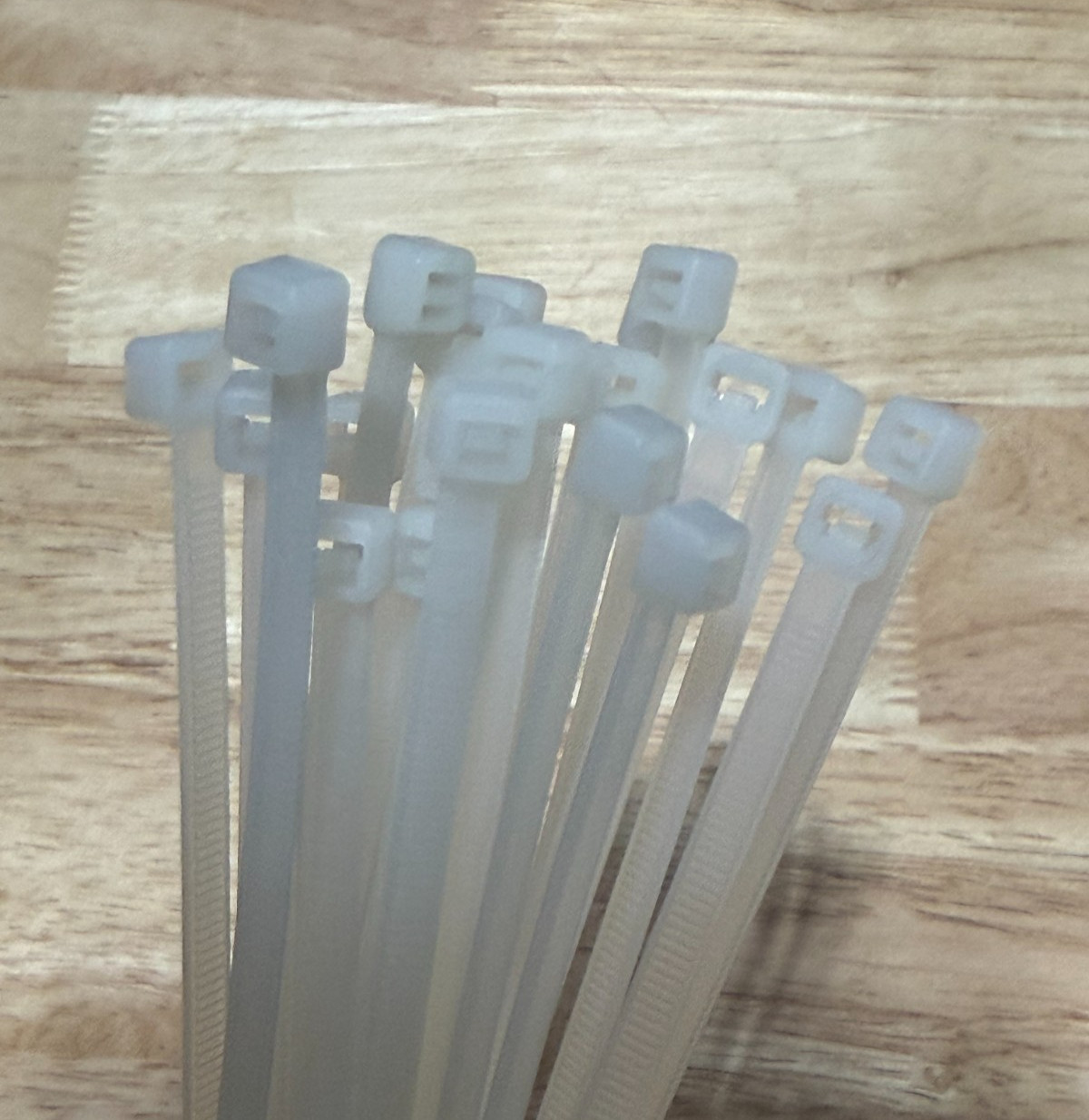 100ct 8in White Cable Ties  100 PACK (Y5.3)