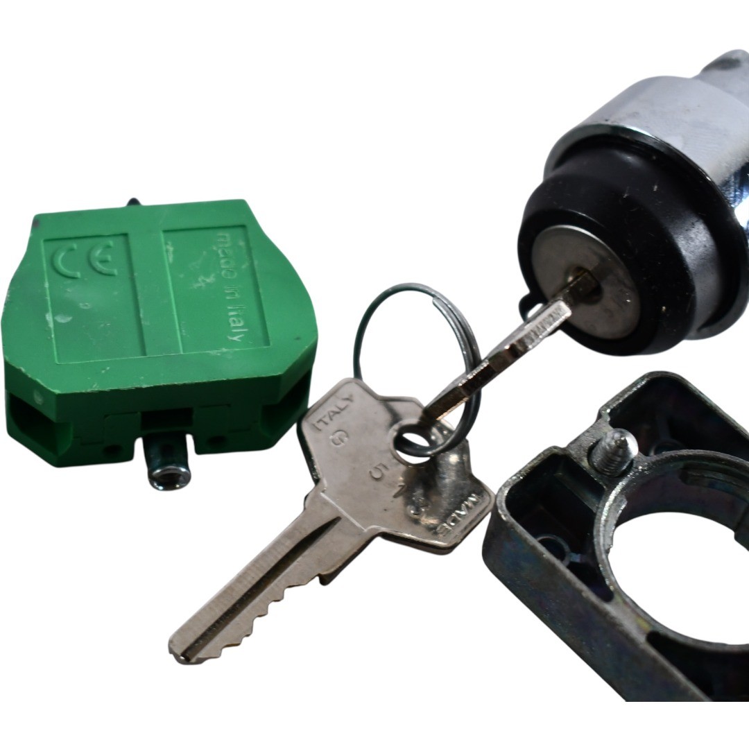 NEW Automation Direct GCX1430 22mm 2-Position Key Selector Switch Spring Return