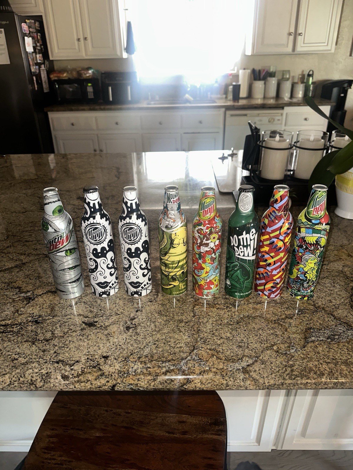 Mountain Dew Green Label Art (LOT OF 8)