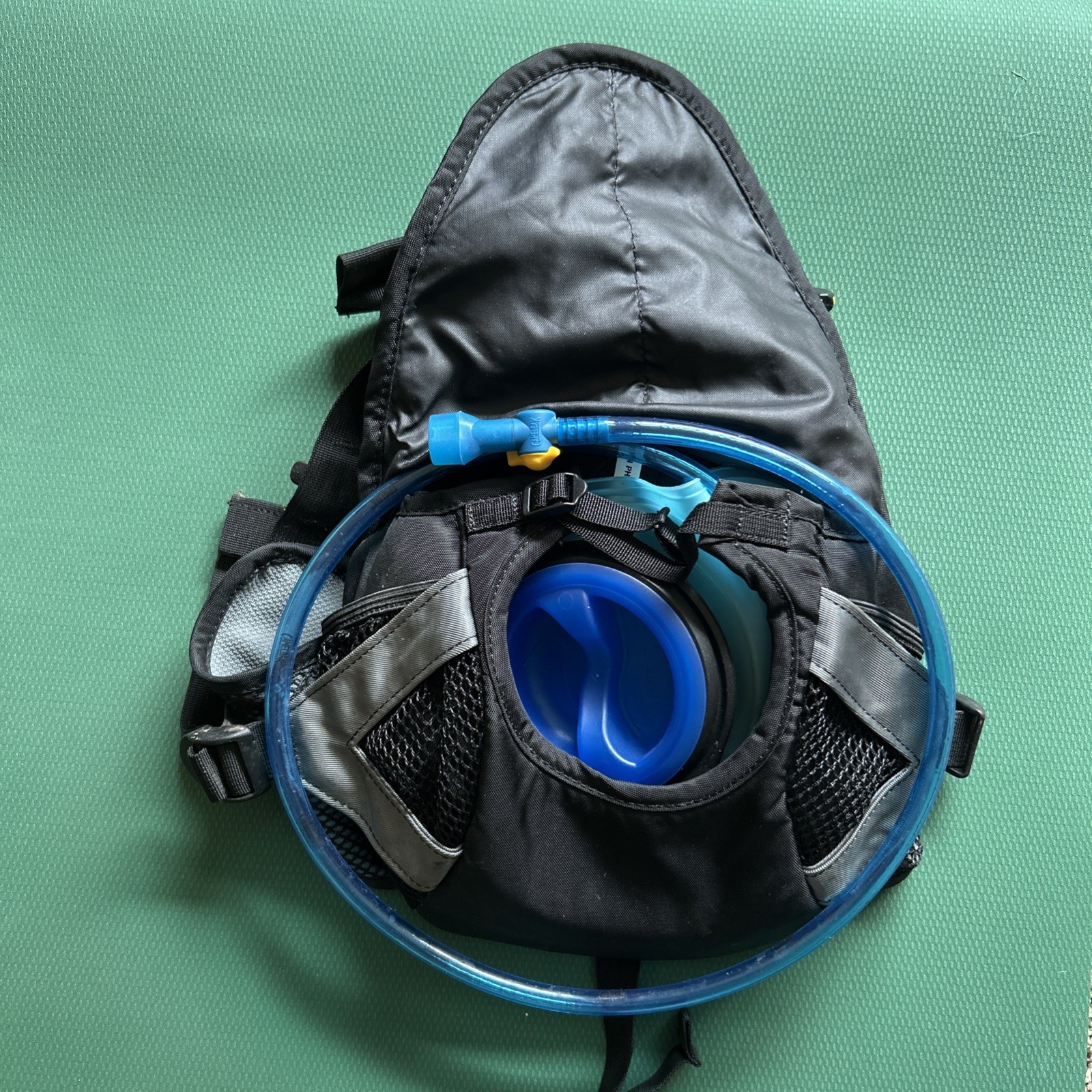 Camelback FLASHFLO Hydration Pack With Bladder