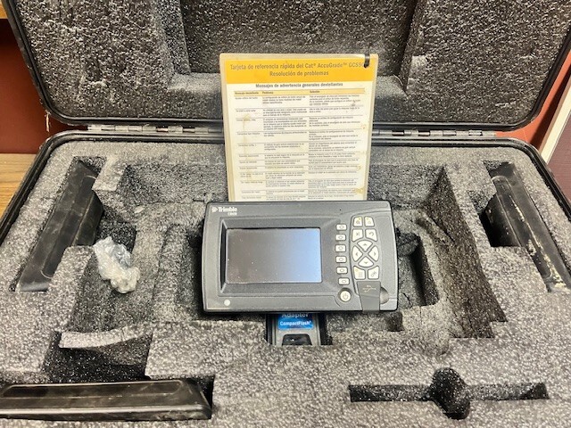 Trimble CB450 Dozer Automatics Machine Control, EM400 Masts, Cat Accugrade