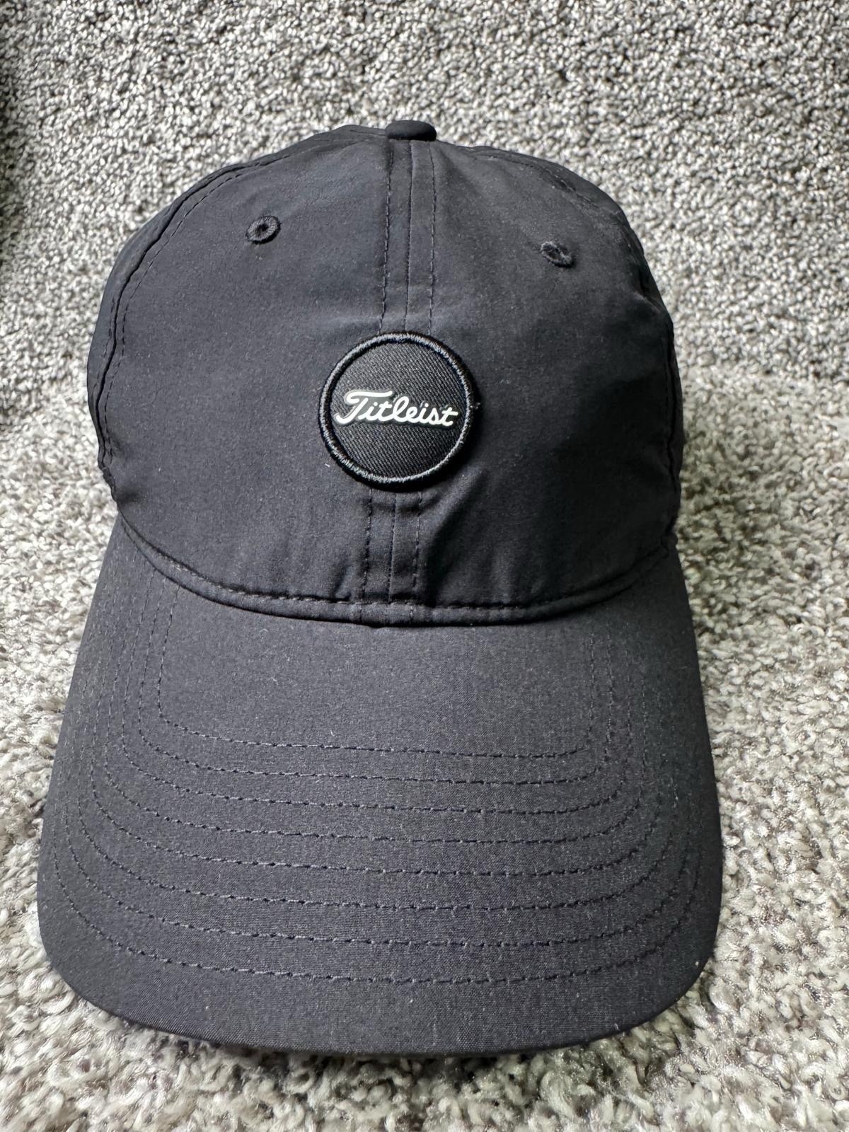 Titleist Hat Cap Strapback One size Black Adjustable Golf Hat Lightweight