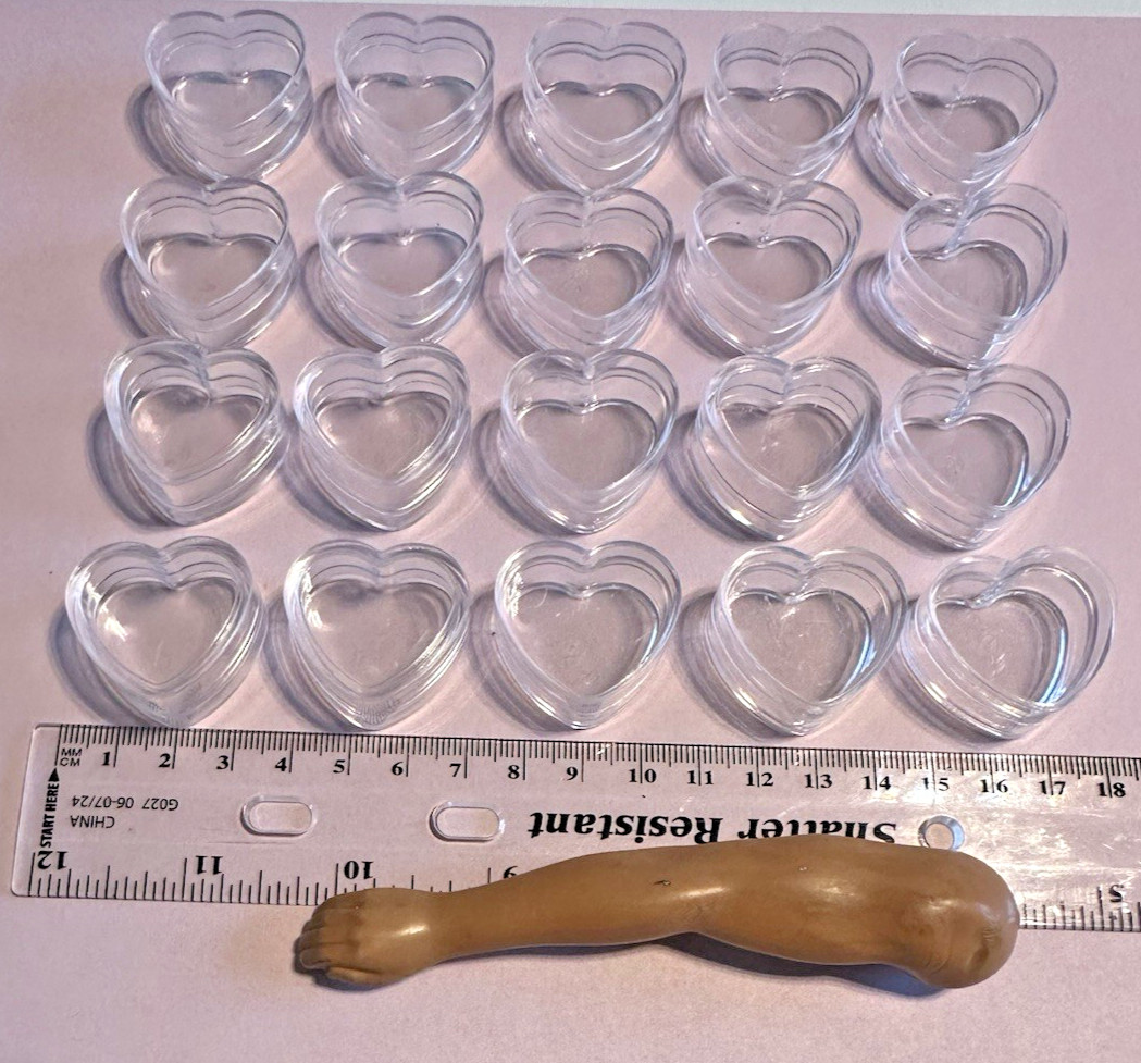 20 CLEAR 5 GR HEART CONTAINERS STORAGE BEAD GLITTER MAKE UP  W/20 REMOVABLE TOPS