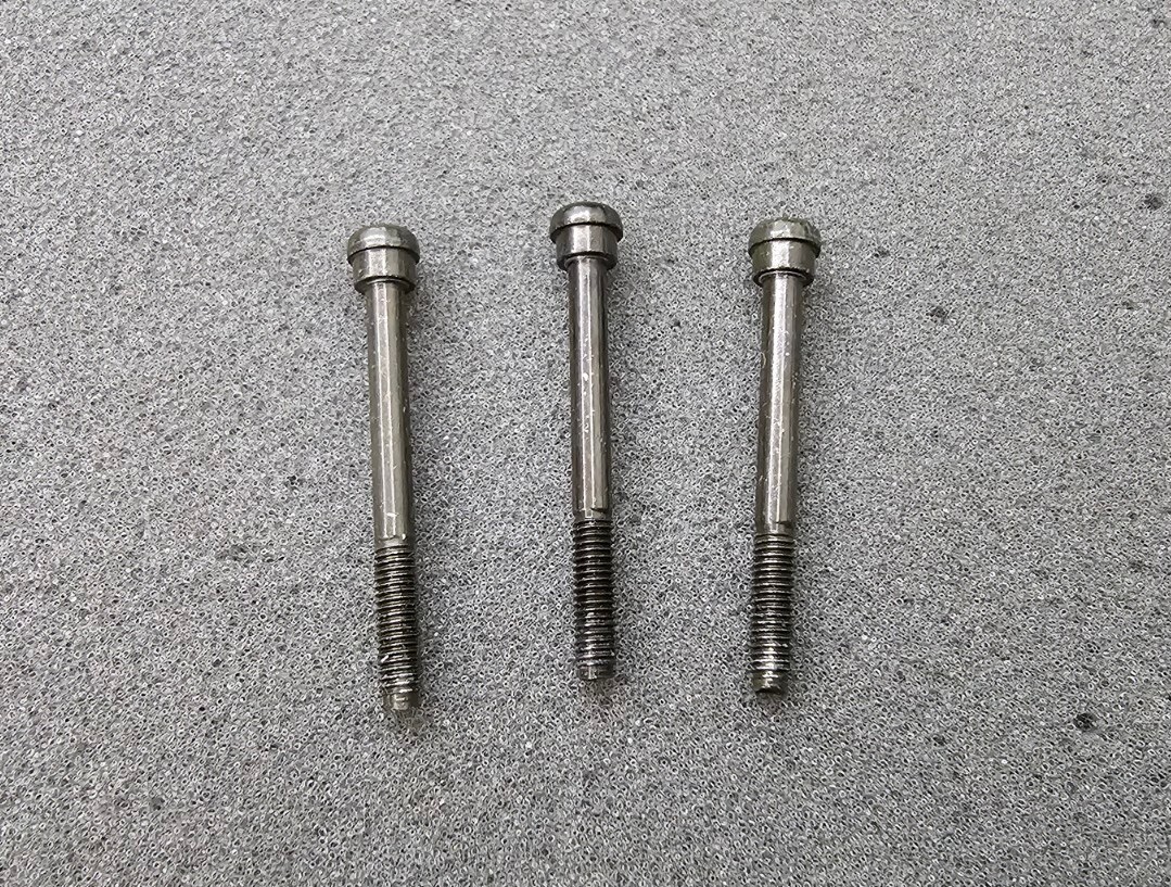 Technics sl1200, sl1210. 3x Spindle Screws For Early Technics (free shiping)