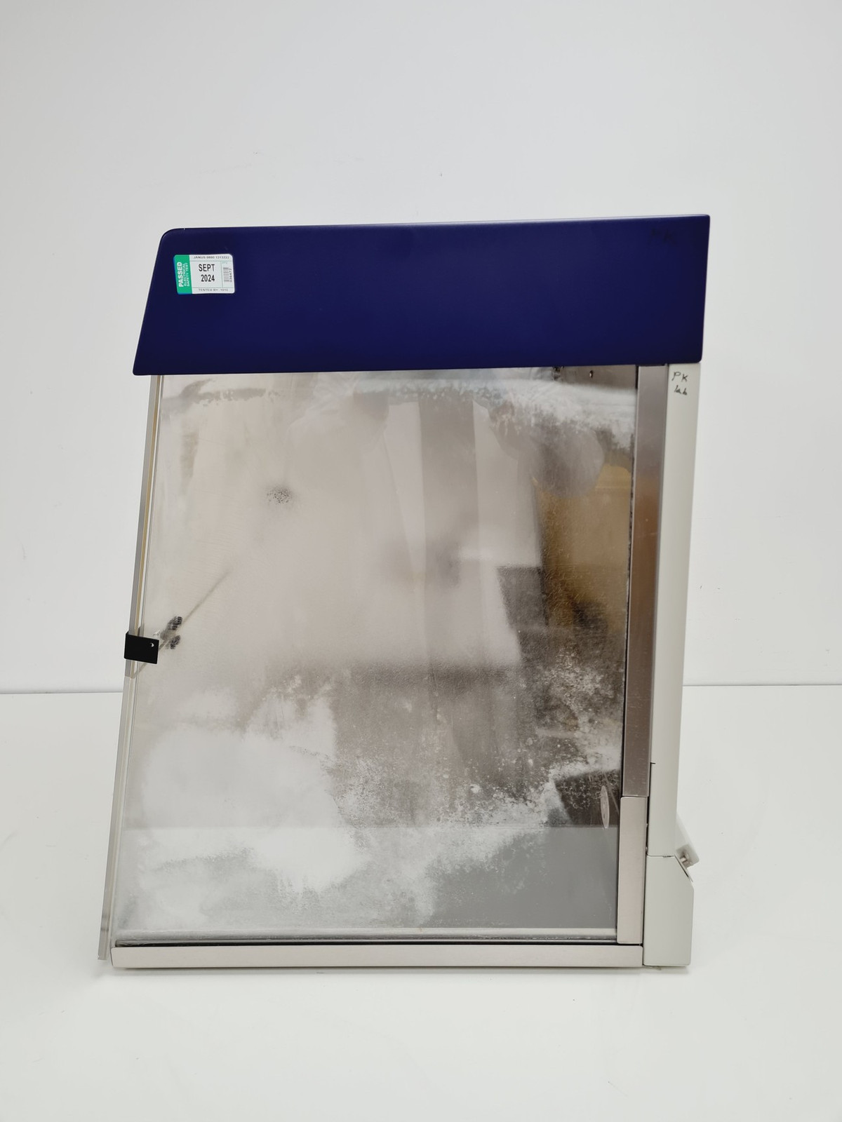UVP UV2 Sterilizing PCR Workstation Lab