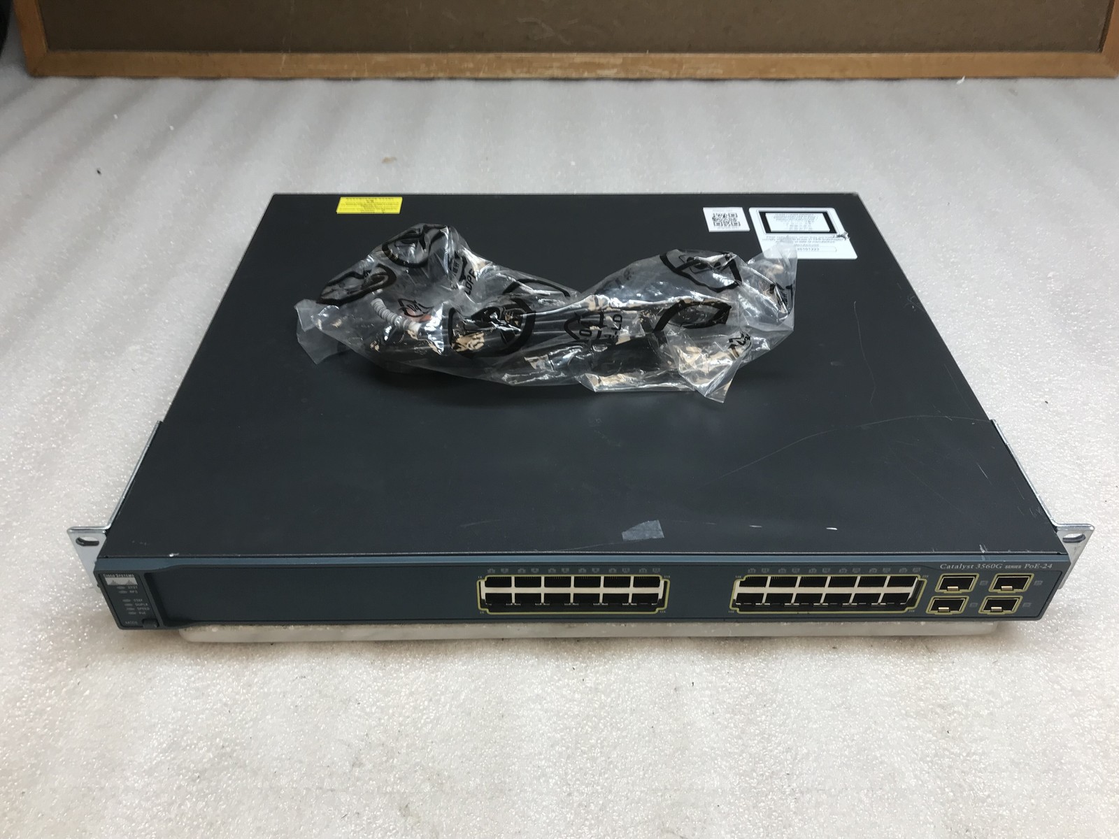 Cisco Catalyst 3560G Series WS-C3560G-24PS-S 24-Port PoE-24 Gigabit Switch