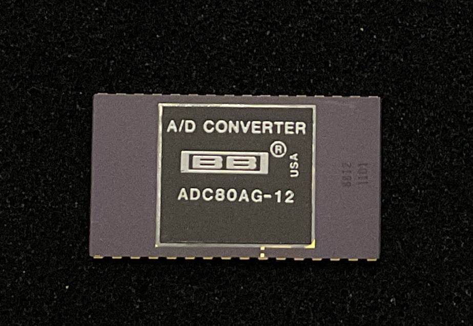 Burr-Brown ADC80AG-12 12 Bit Analog-to-Digital A/D Converter 15V DIP-32