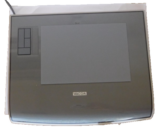 TESTED Wacom Intuos3 Comic Pen & Touch Graphics Tablet - Black - PTZ431W