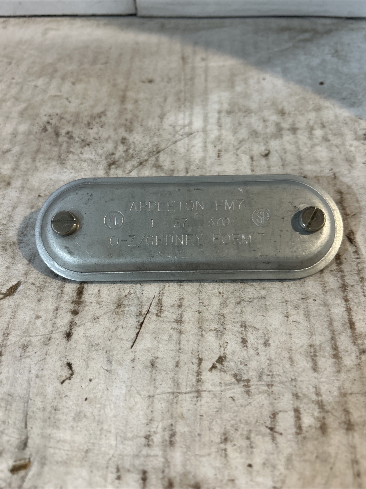 Appleton 370SA, Conduit Outlet Body Cover, 1" Fm7 Cover Stamped-Alum (SW3)