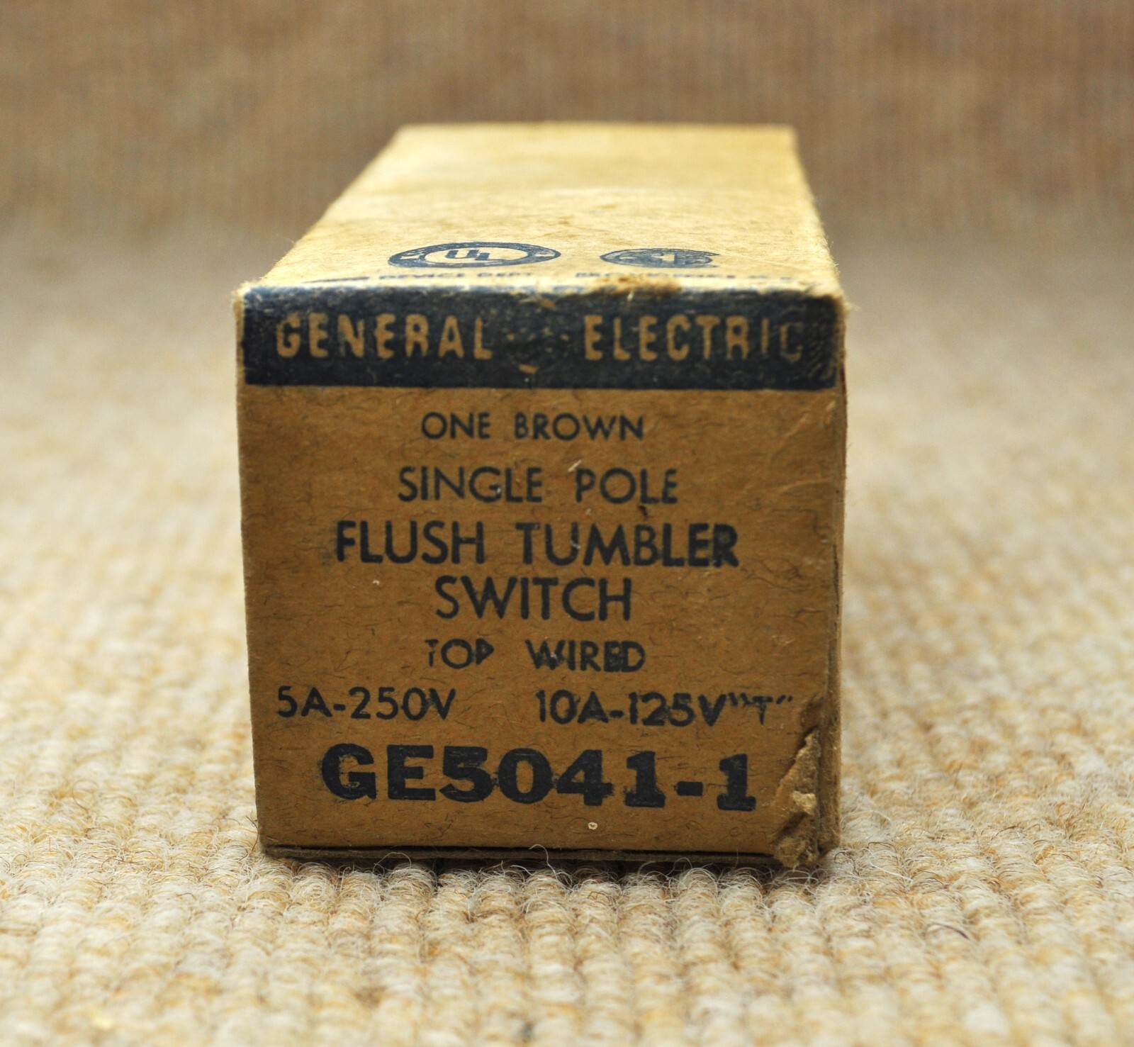 General Electric Single Pole Flush Tumbler Switch Top Wire #GE5041-1, 10A 125V