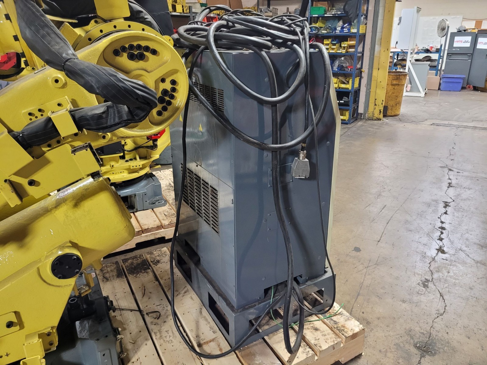 FANUC R‑2000iA/210F Complete w/ R‑J3iB Controller USED