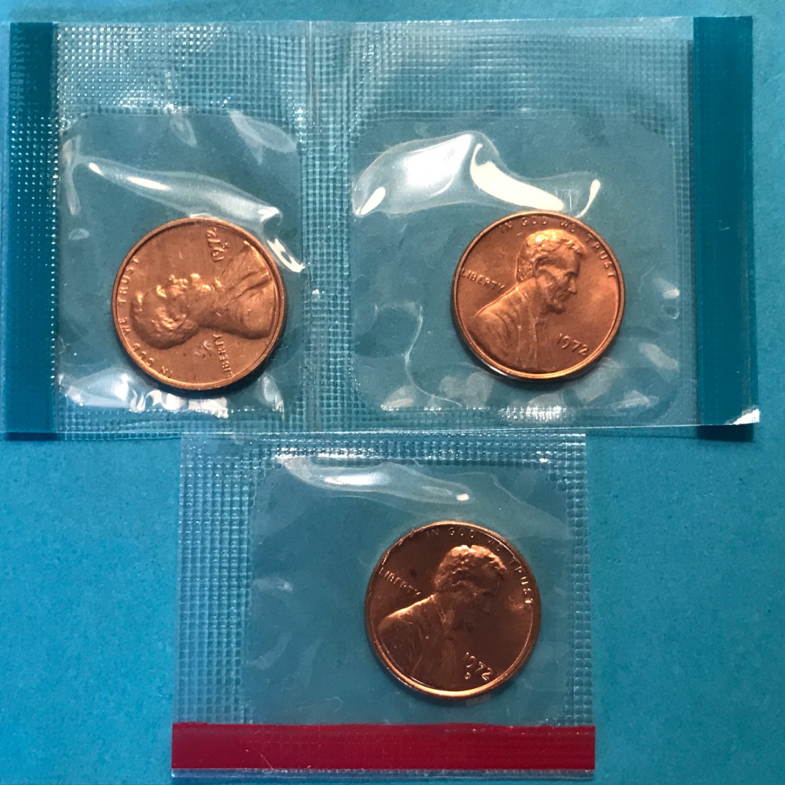1972 P D S  Lincoln Cent  in US Mint Cello  3 Coins   FREE SHIP   **SEE PICS