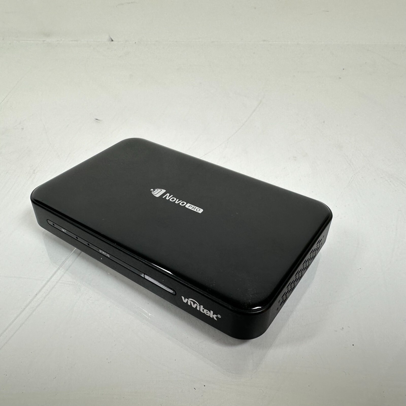 Vivitek Novo Pro Wireless Presentation Collaboration Solution