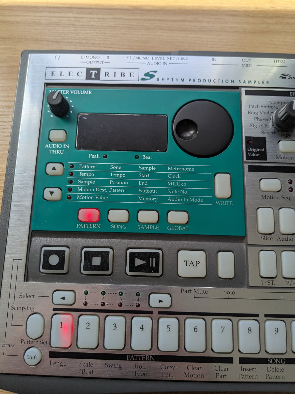 KORG ES-1 Electribe Rhythm Production Sampler with Sequencer & Effects