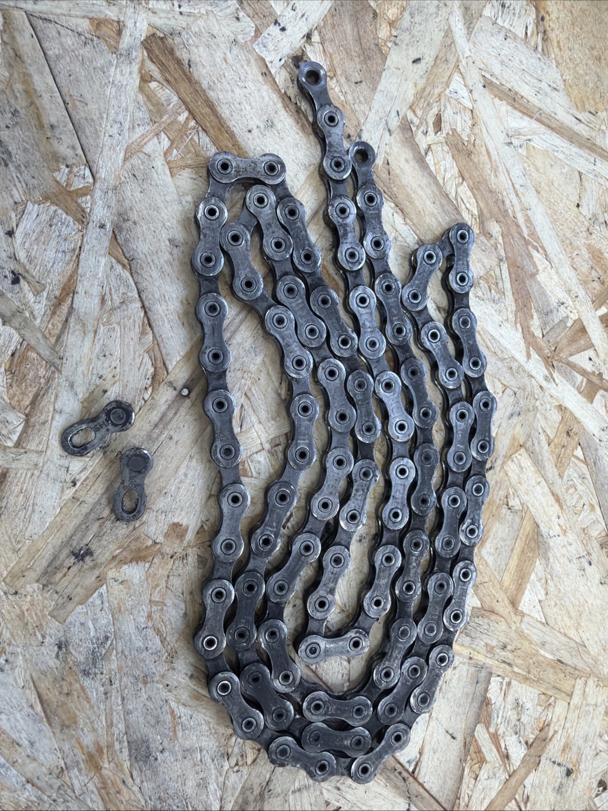 Campagnolo Record 11 Speed Ultra Narrow Chain 107 Links & KMC 11s Quick Link