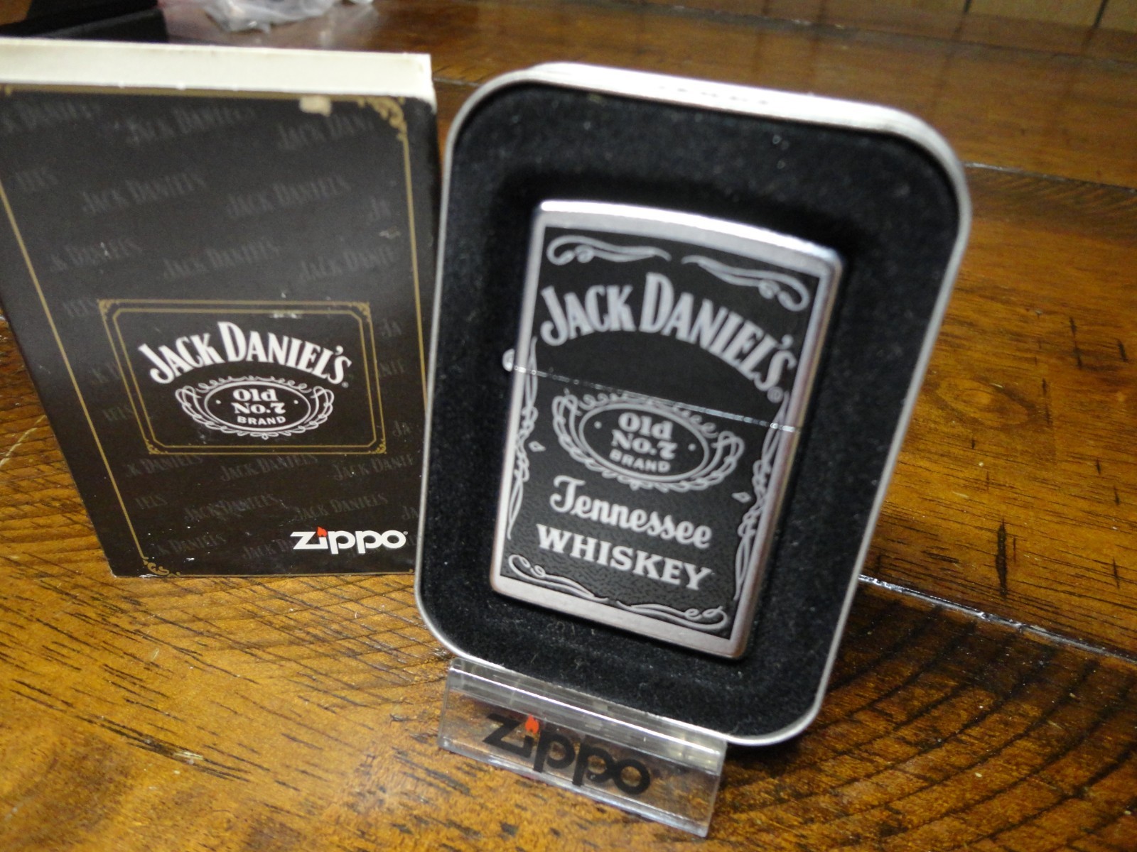 JACK DANIEL'S LABEL LOGO ZIPPO LIGHTER MINT IN BOX 2005