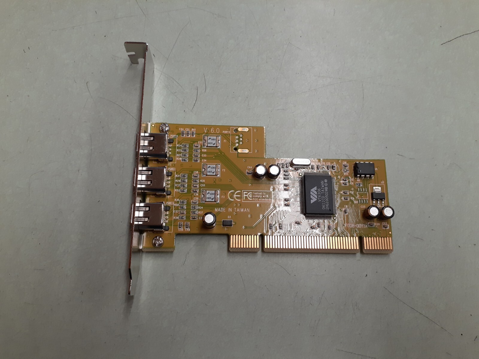 SIIG F008-00Y3X V6.0 3-Port Image Capture Card