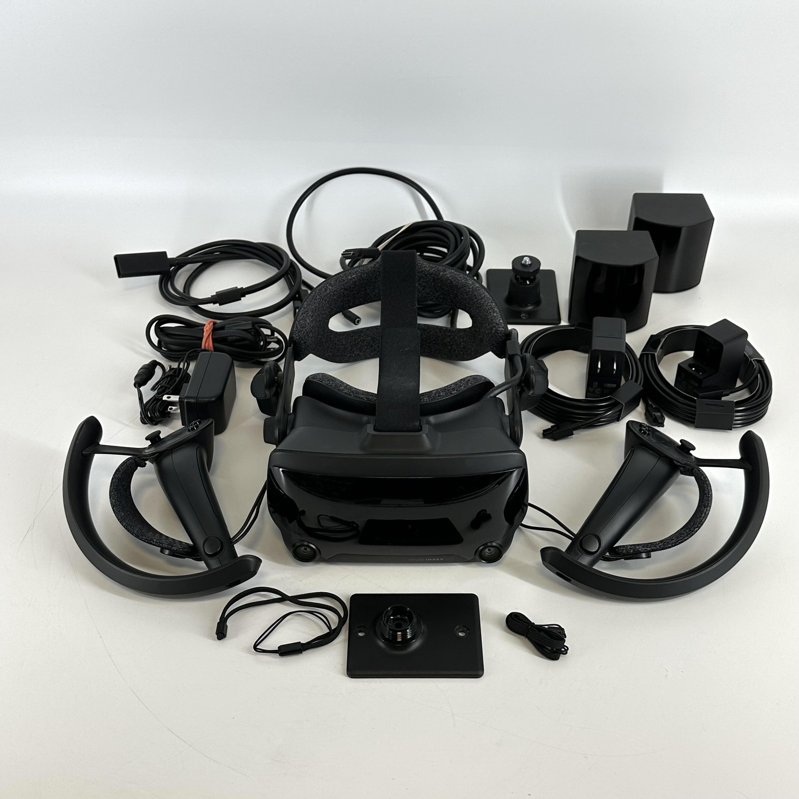Valve Index VR Headset w/ Power Cord/Controllers/Base Stations - Good