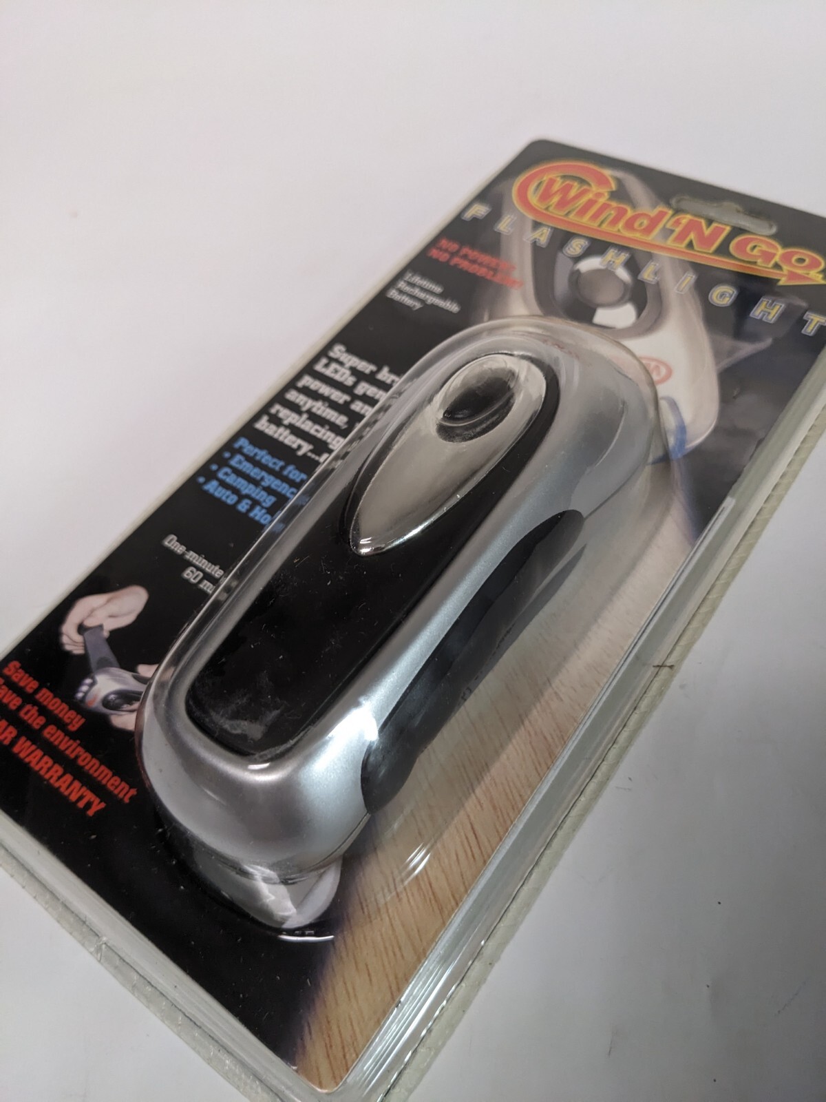 WIND 'N GO LED Windup Flashlight Kinetic Charge NEW OLD STOCK