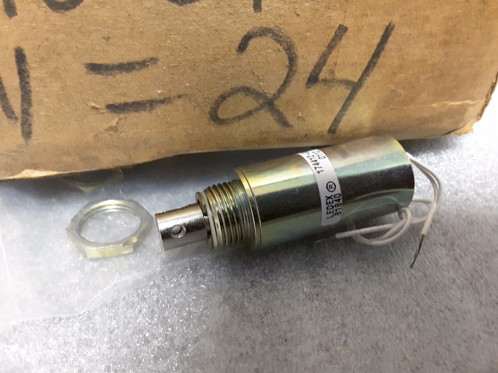 LEDEX SOLENOID LINEAR TUBULAR 174412-028 40VDC 2.37A ACT 15V CONTINUOUS NEW $12