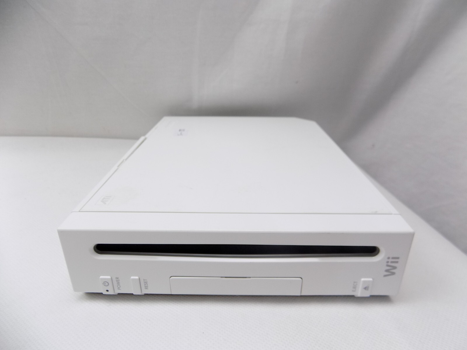 Nintendo Wii Console + HDMI Converter + 2x Controller Sets + Sensor Bar
