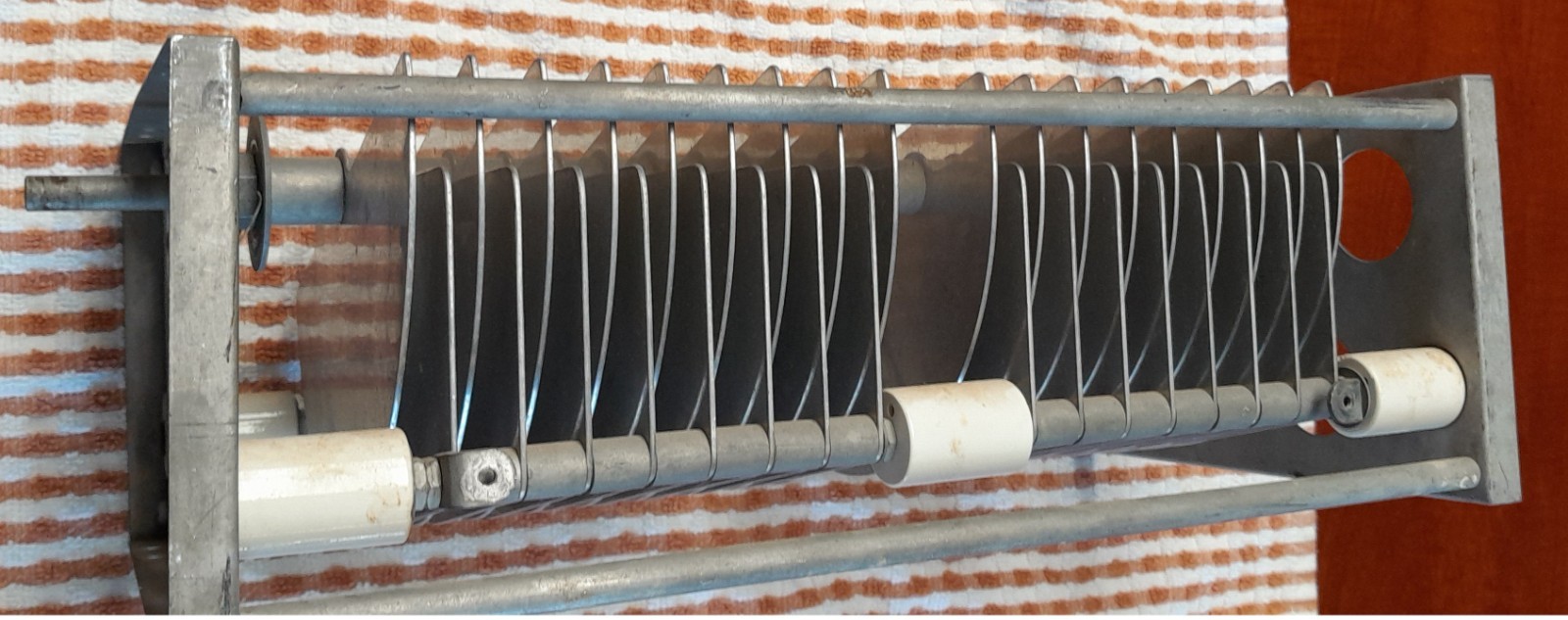 LARGE VARIABLE CAPACITOR DUAL 50-350 pF EACH SECTION