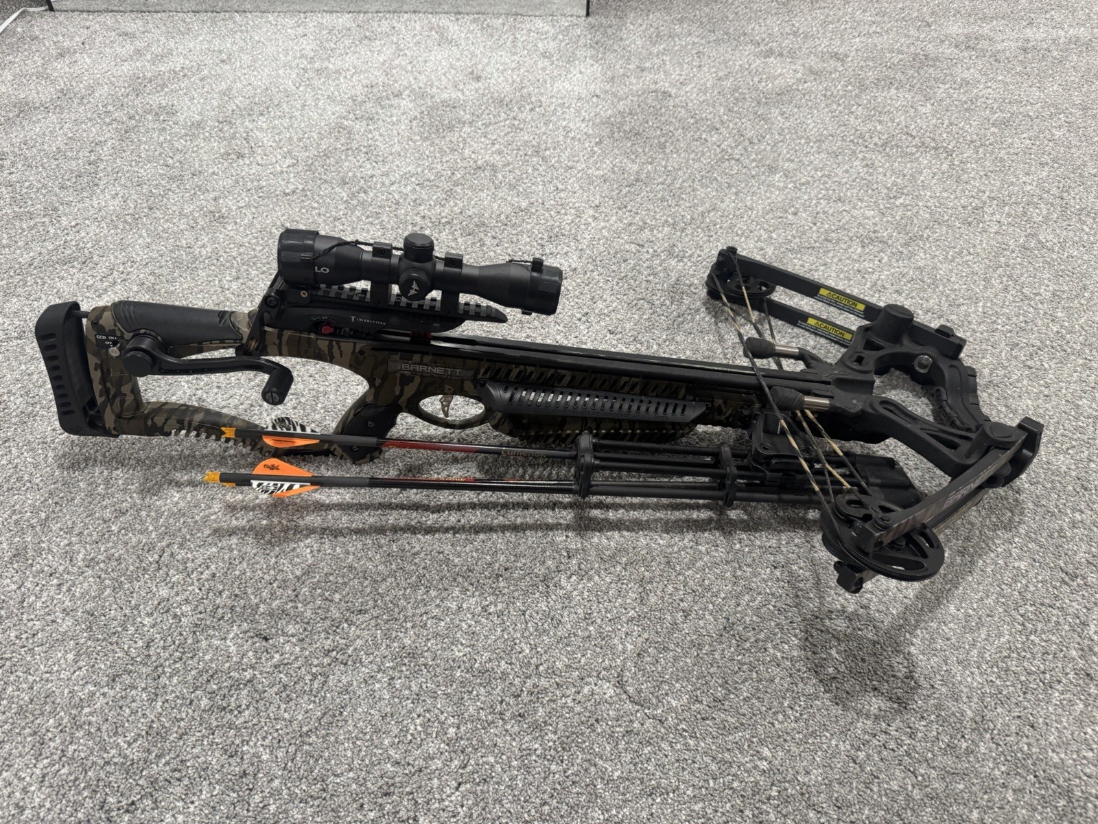Barnett Crossbows Whitetail Hunter STR 9 Camo Crossbow w/ Scope & Lumen-Arrows