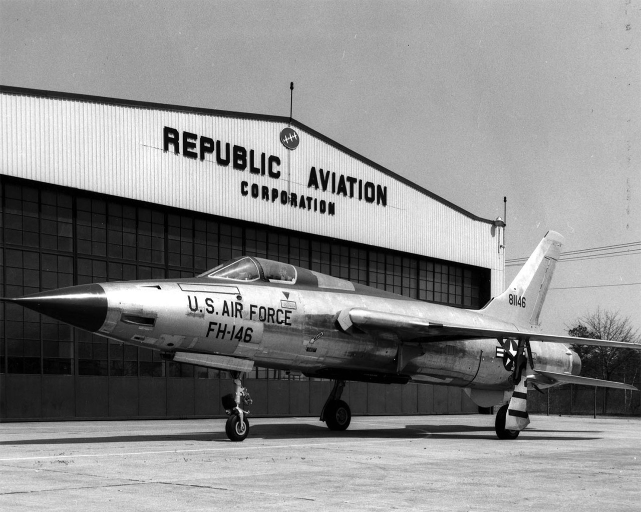 B&W Photo US Air Force F-105 Thunderchief  Fighter Vietnam Era Cold WarJet /5229
