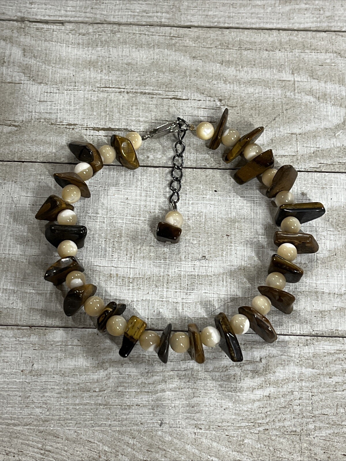 Polished Tiger's Eye Chip & White Agate Beaded Bracelet 9 1/2 Inch