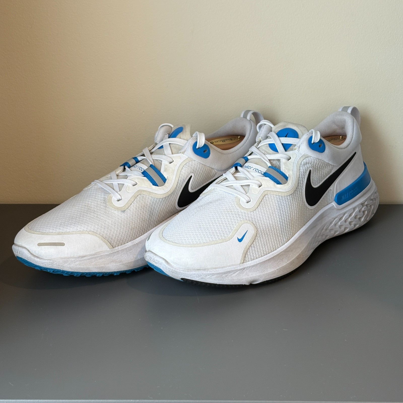 Nike React Miler  - White Photo Blue -  Men's Size 9.5 - Worn Less Than 10 Times