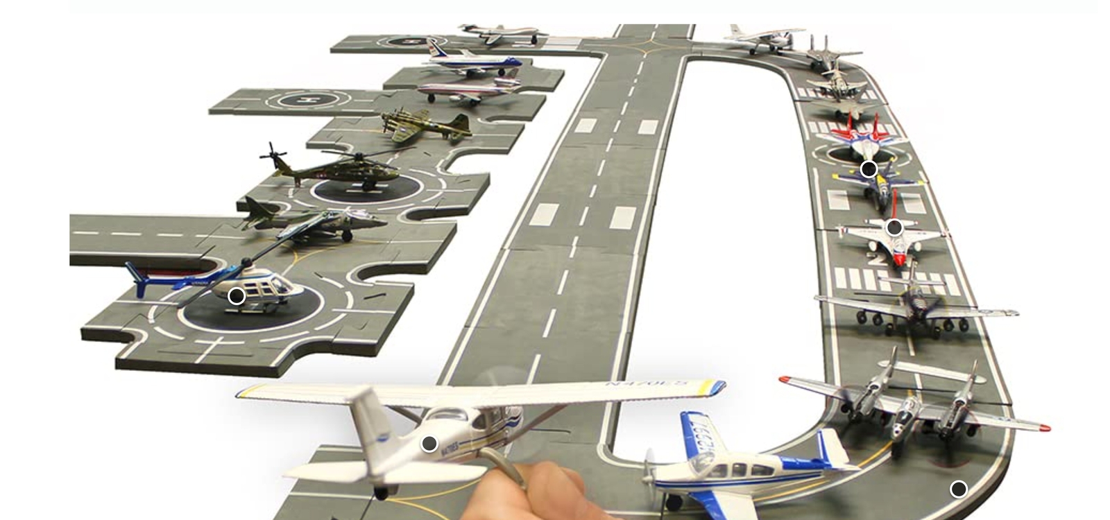 Daron Runway24 Space Shuttle (Endeavour) Diecast vehicle\plane 21053