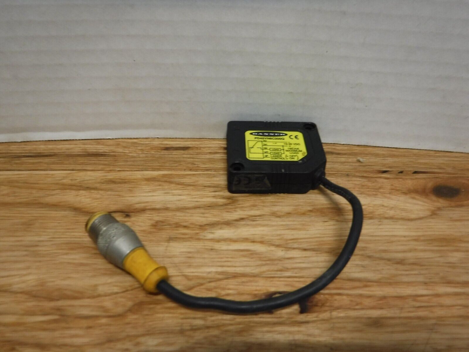 Banner PD45VN6C200Q Picodot Convergent Laser Sensor