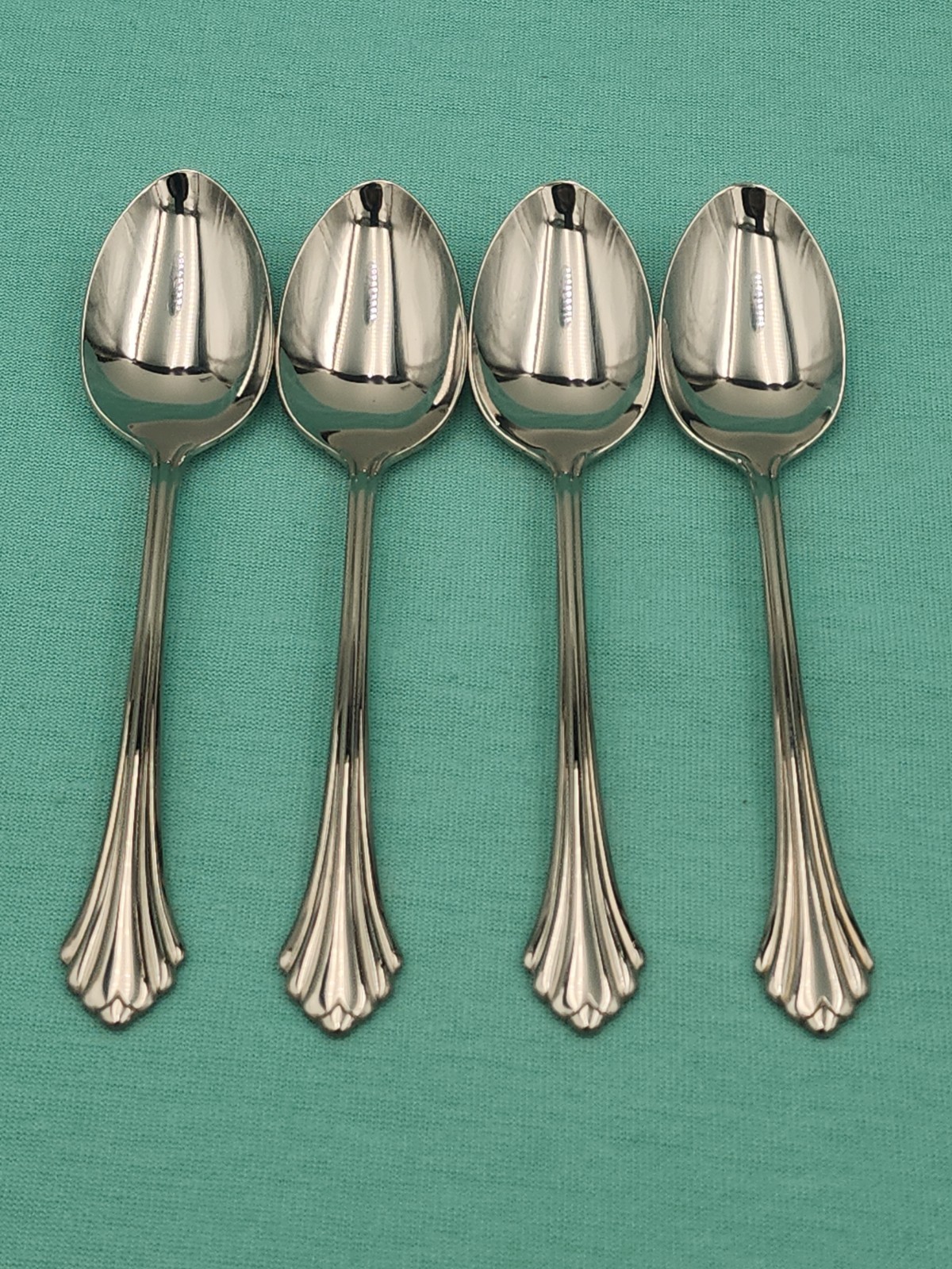 Set of 4 Oneida Bancroft Teaspoons Glossy Stainless Steel Flatware 6"